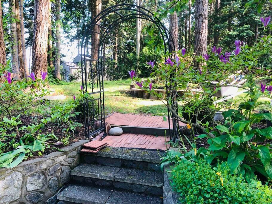 Saanichton Waterfront 2Br Suite With Superb Views Luaran gambar
