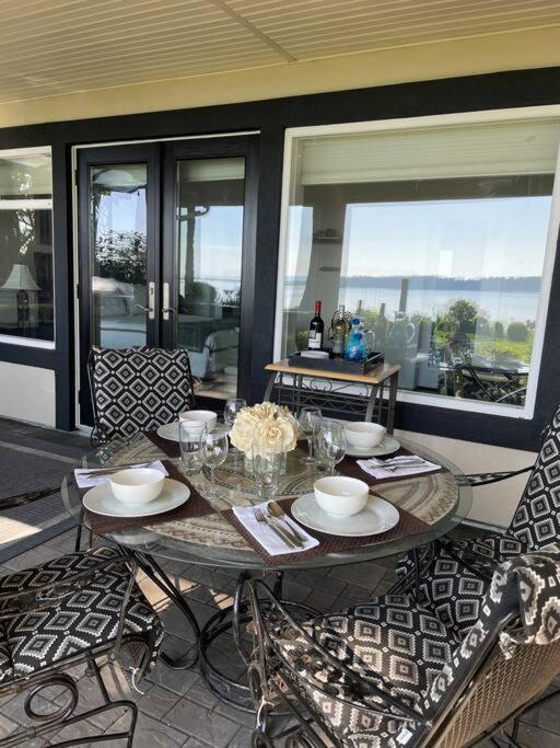 Saanichton Waterfront 2Br Suite With Superb Views Luaran gambar